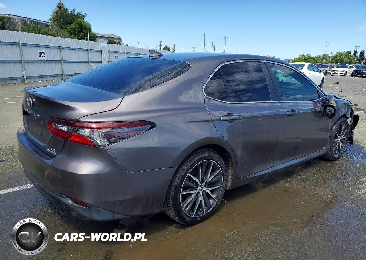 2021 Toyota Camry Hybrid Le VIN:4T1H31AK8MU558690 - 3