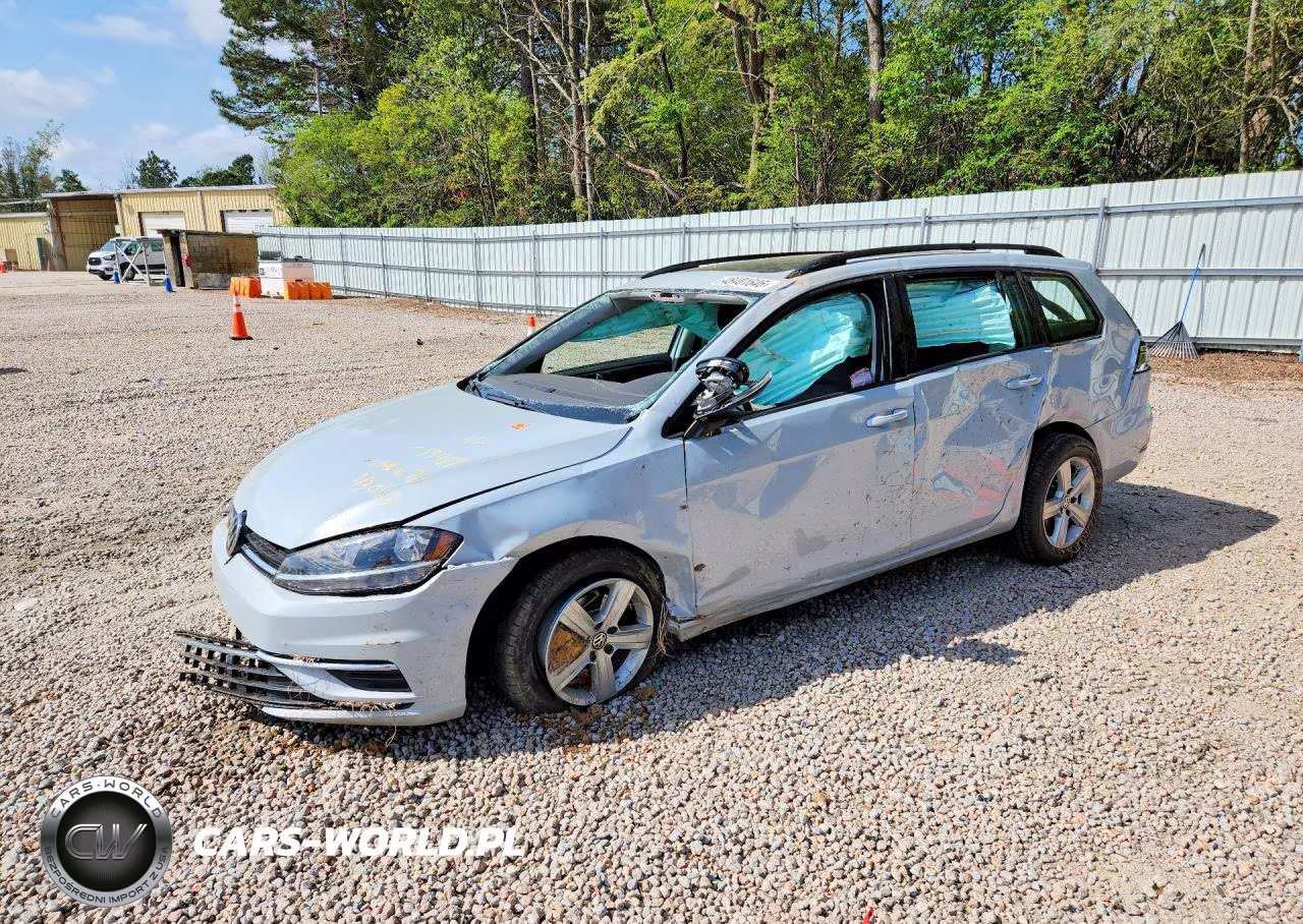 2018 Volkswagen Golf Sportwagen S