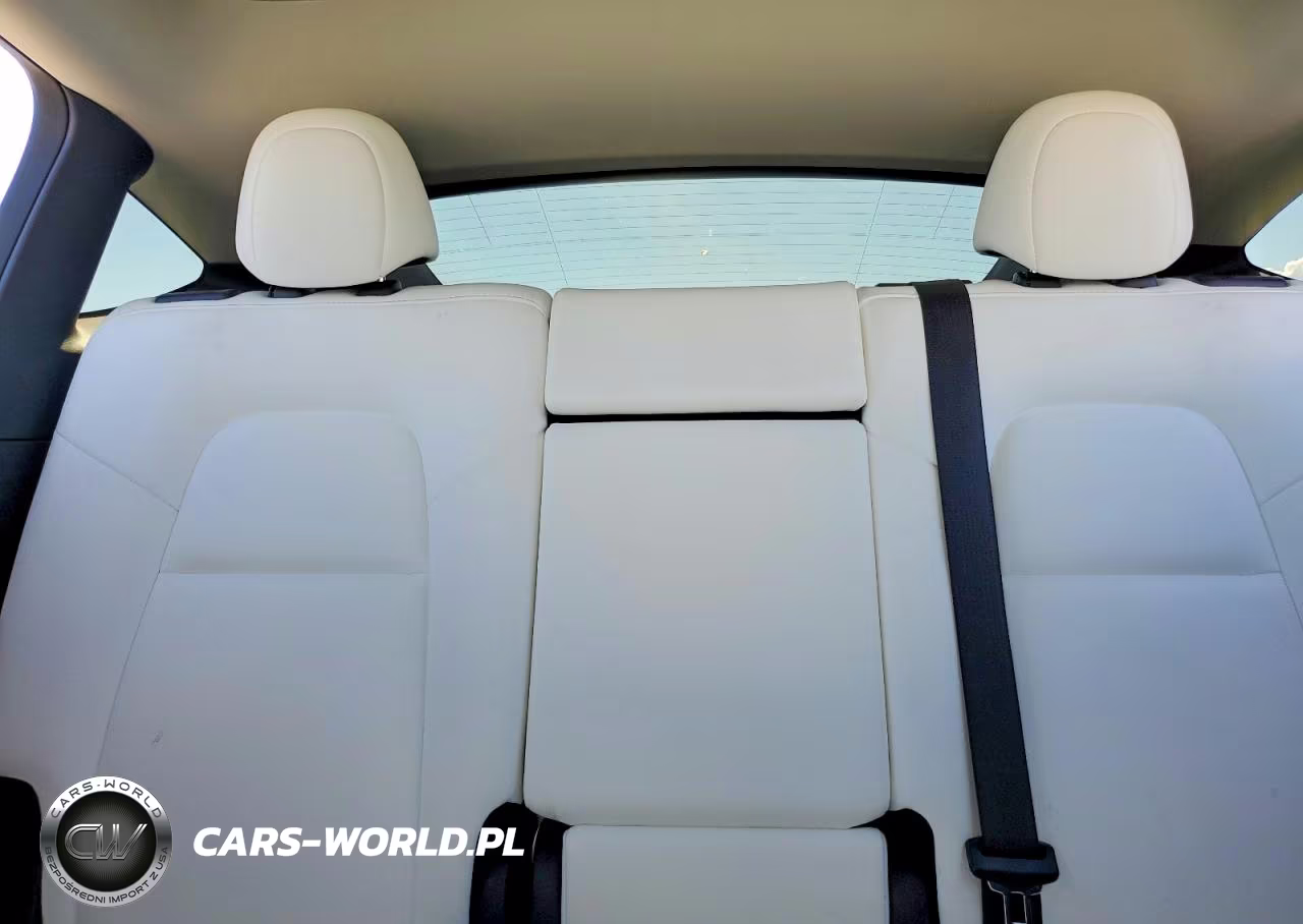 2022 Tesla Model Y VIN:7SAYGAEE2NF570134 - 10