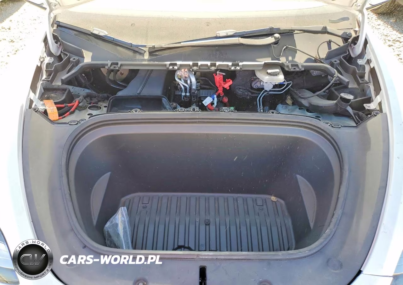 2022 Tesla Model Y VIN:7SAYGAEE2NF570134 - 12