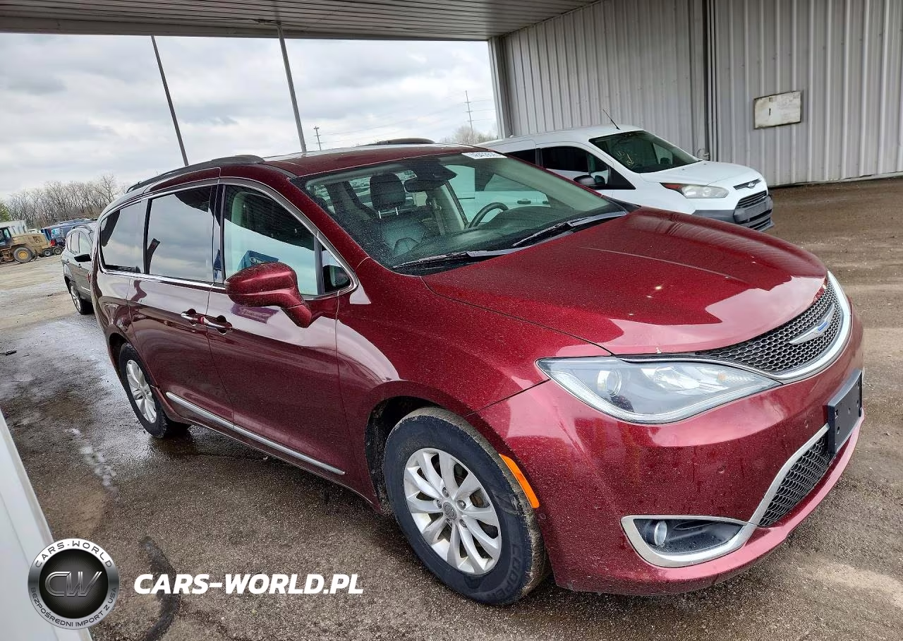 2018 Chrysler Pacifica Touring L VIN:2C4RC1BG4JR233434 - 4