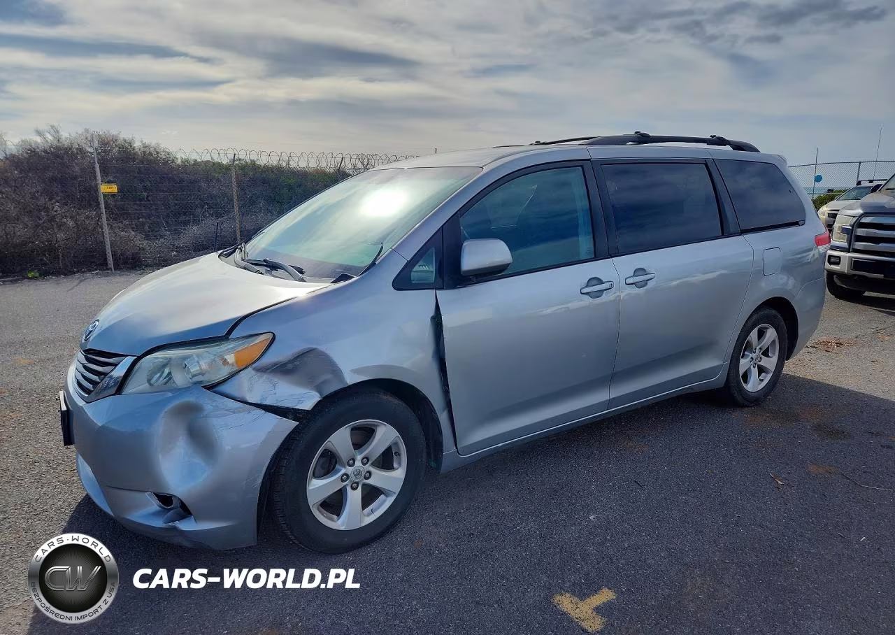 2012 Toyota Sienna Le 8-Passenger