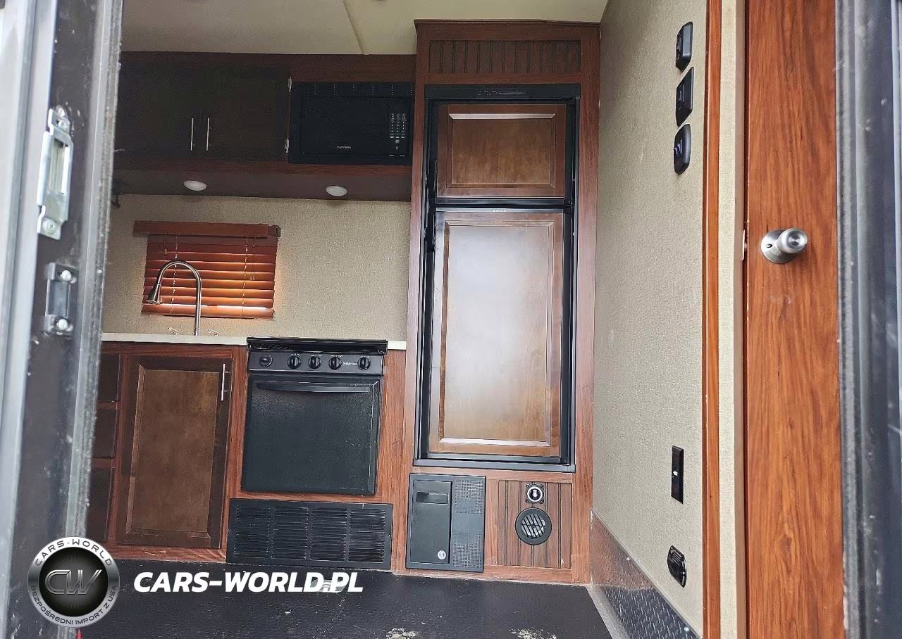 2016 Forest River Vengeance Camper VIN:4X4TVGY28HR501023 - 5