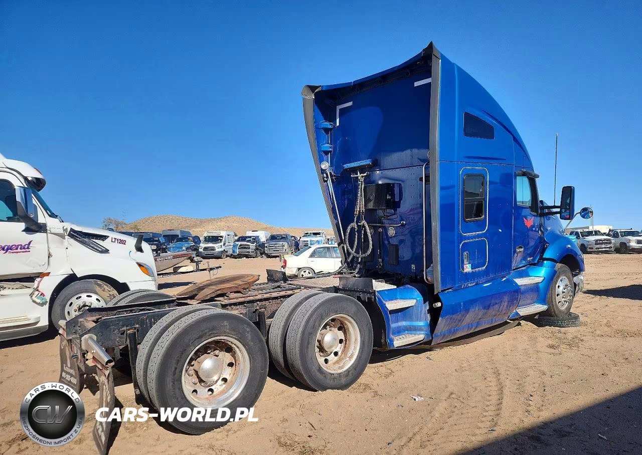 2016 Kenworth T680 Semi Truck VIN:1XKYD49X5GJ115863 - 4