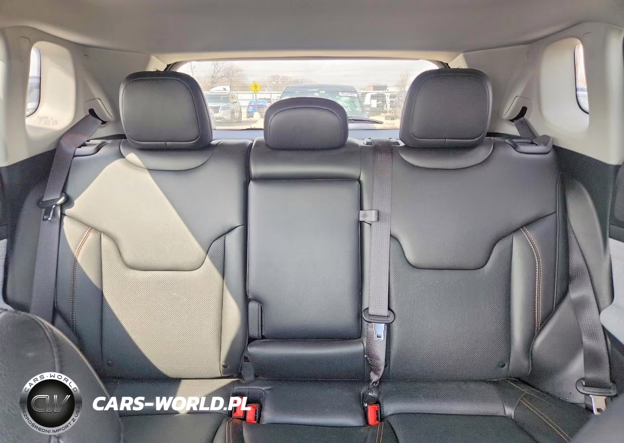 2022 Jeep Compass Latitude Lux VIN:3C4NJDFB4NT211537 - 10