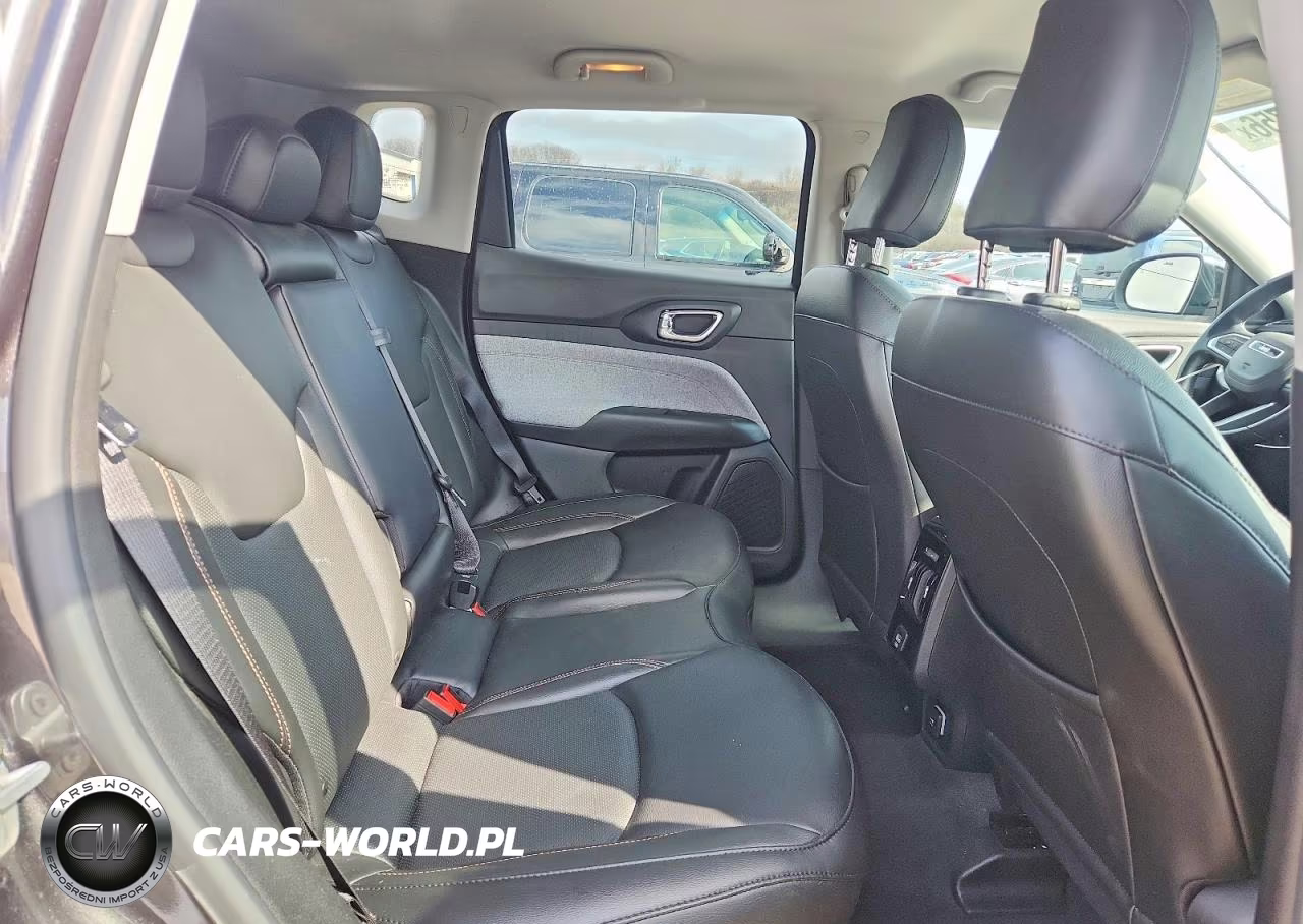 2022 Jeep Compass Latitude Lux VIN:3C4NJDFB4NT211537 - 11
