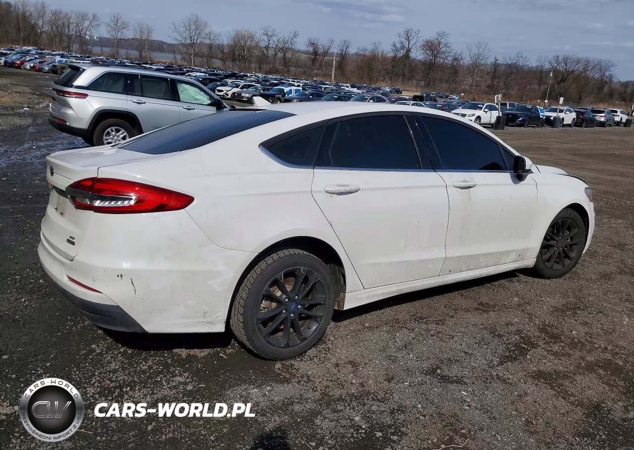 2020 Ford Fusion Se VIN:3FA6P0LU7LR235297 - 3