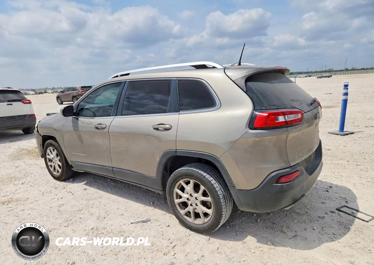 2016 Jeep Cherokee Latitude VIN:1C4PJLCS8GW332253 - 2