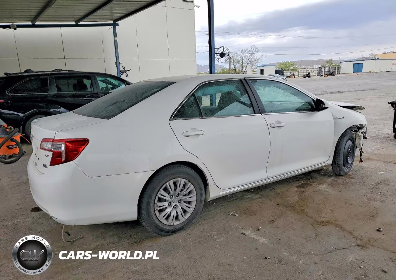 2014 Toyota Camry Hybrid Le VIN:4T1BD1FKXEU122615 - 3