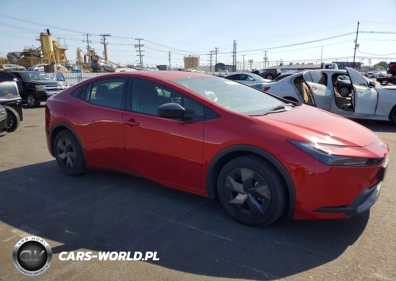 2024 Toyota Prius Le VIN:JTDACAAU1R3016383 - 4