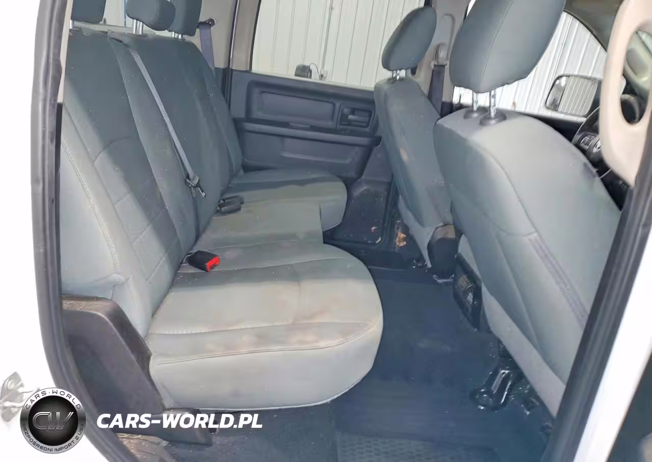 2019 Ram 1500 Classic Tradesman VIN:1C6RR7ST0KS666674 - 10