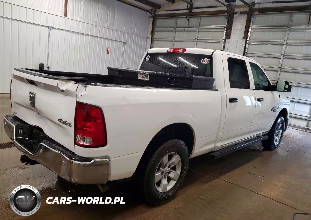 2019 Ram 1500 Classic Tradesman VIN:1C6RR7ST0KS666674 - 3