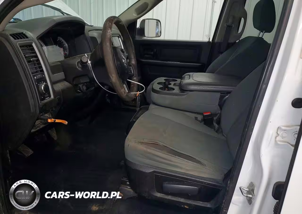 2019 Ram 1500 Classic Tradesman VIN:1C6RR7ST0KS666674 - 7