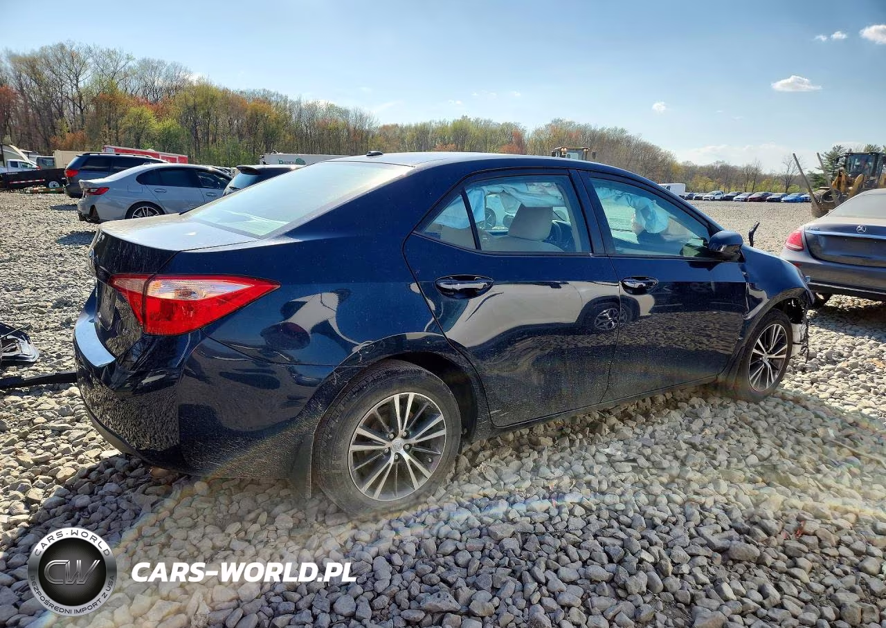 2019 Toyota Corolla Le VIN:2T1BURHE0KC136817 - 3