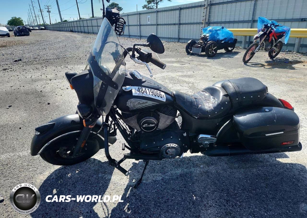 2017 Indian Motorcycle Co. Chief Dark Horse VIN:56KCCDAA4H3342476 - 3