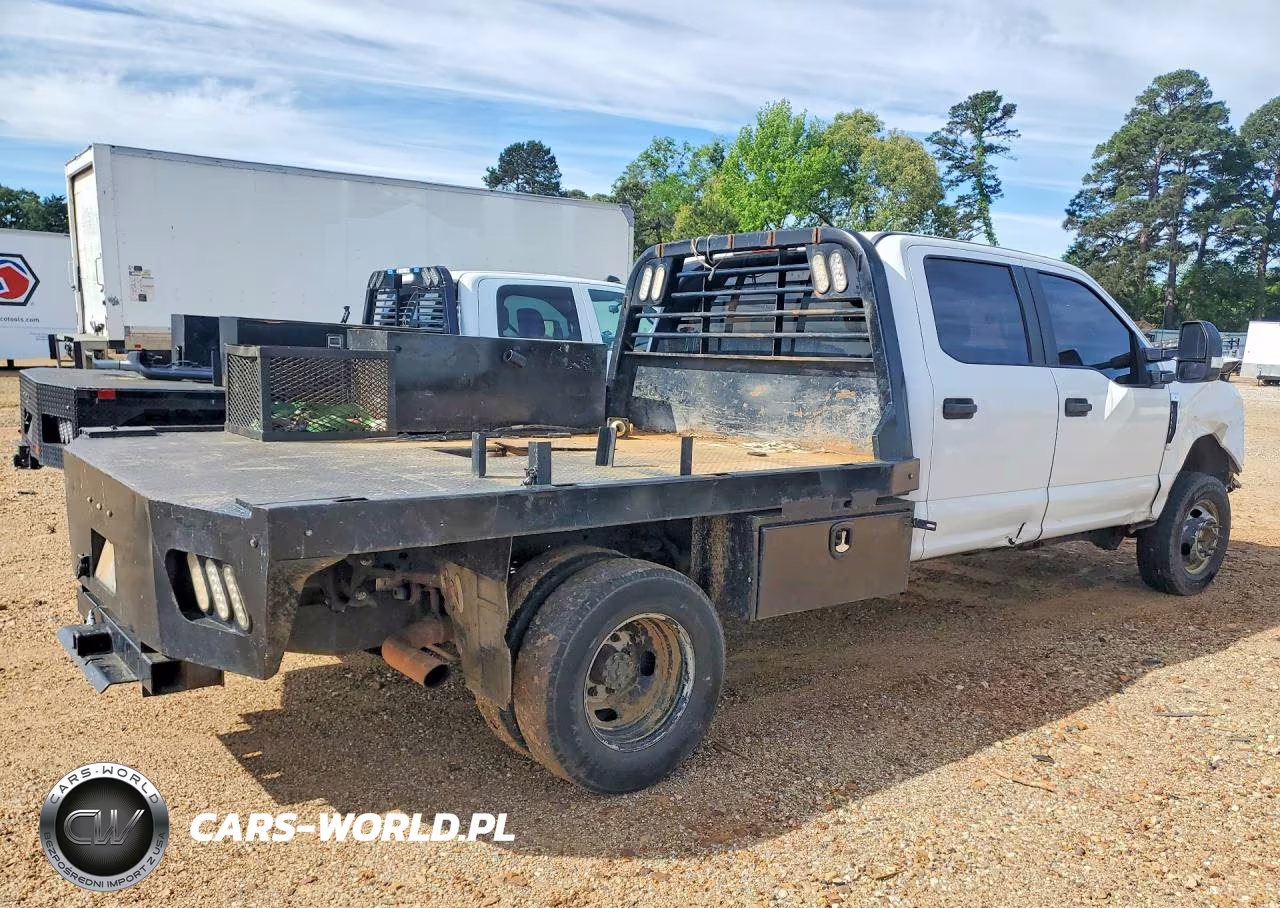 2018 Ford F350 Super Duty Flatbed Truck VIN:1FD8W3H66JEB71380 - 3