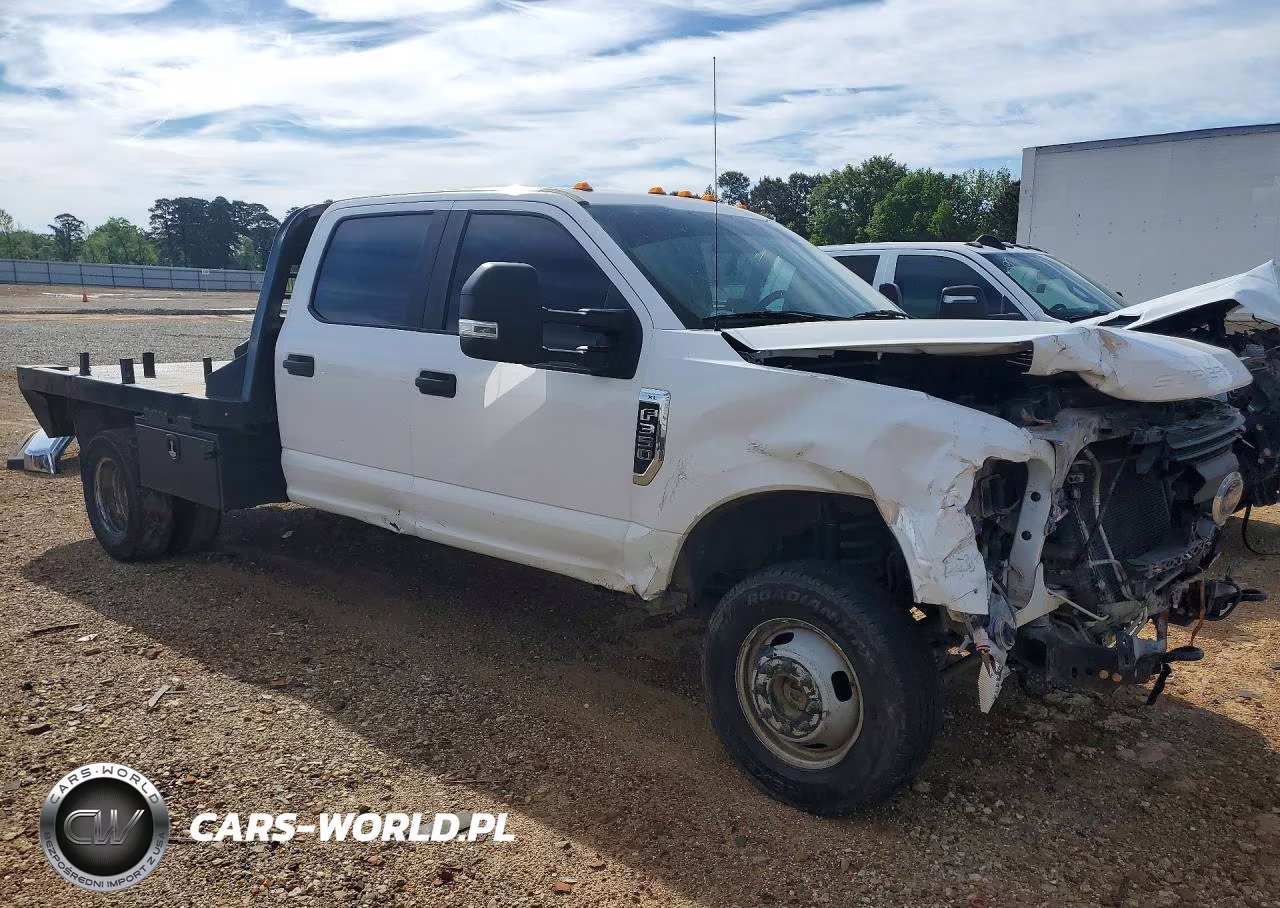 2018 Ford F350 Super Duty Flatbed Truck VIN:1FD8W3H66JEB71380 - 4