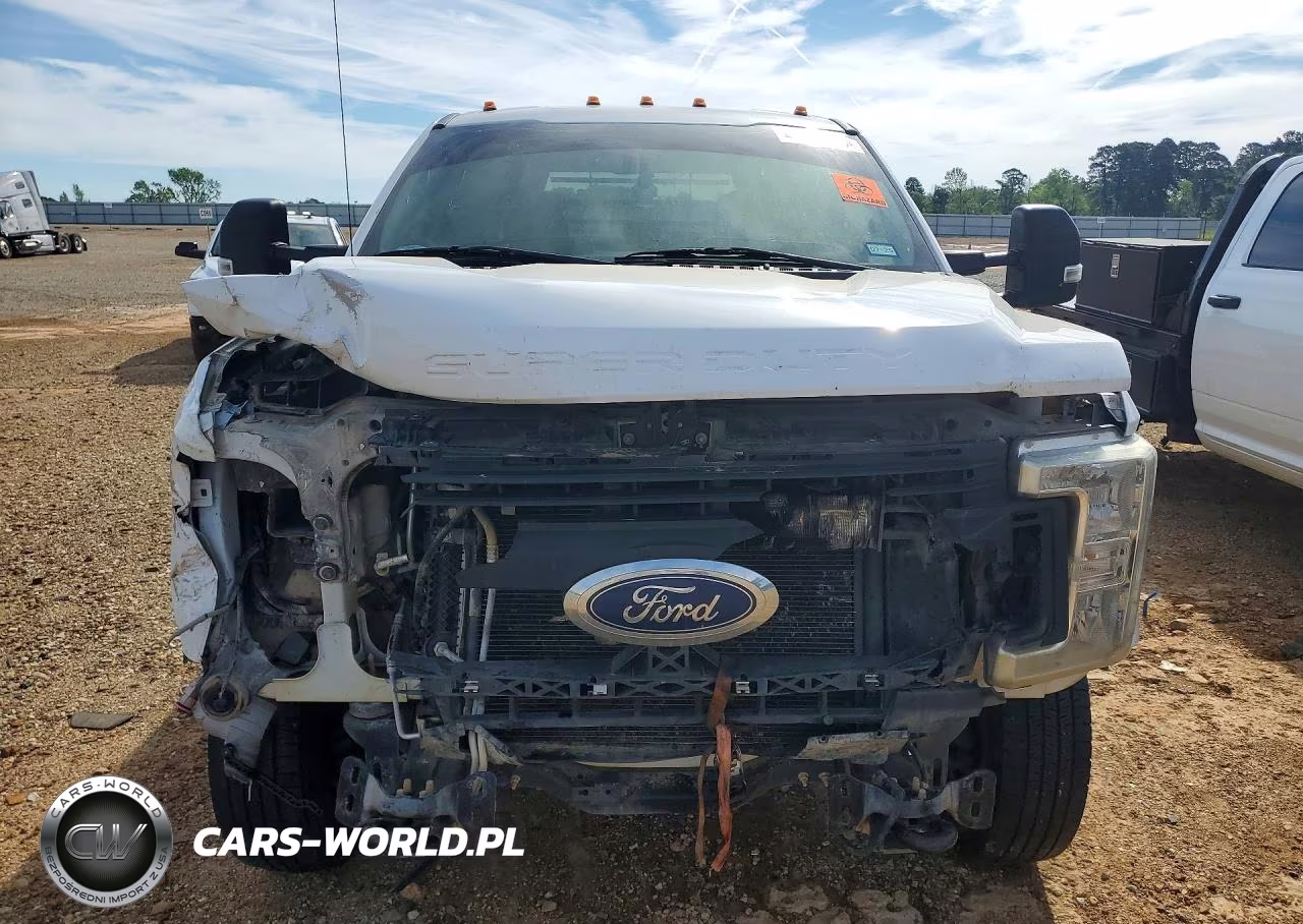 2018 Ford F350 Super Duty Flatbed Truck VIN:1FD8W3H66JEB71380 - 5