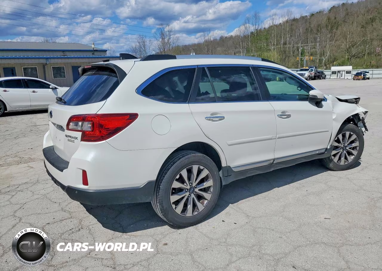 2017 Subaru Outback Touring VIN:4S4BSATC2H3408553 - 3