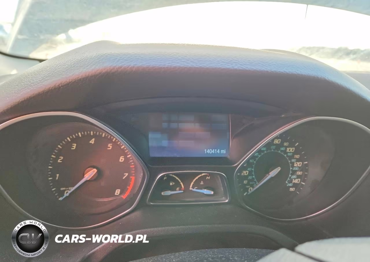 FORD FOCUS SE VIN:1FAHP3K23CL415420 - 9