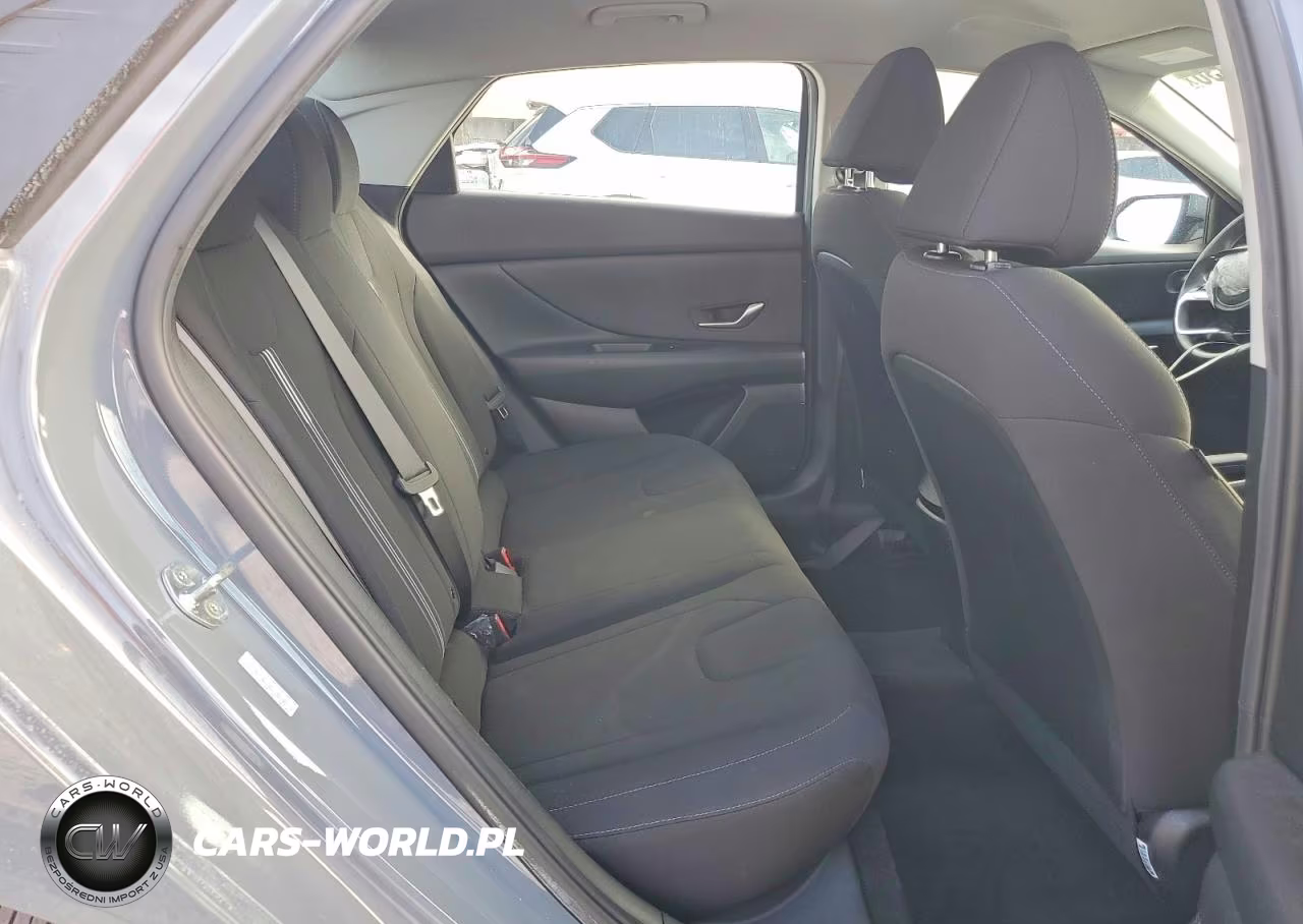 2021 Hyundai Elantra Sel VIN:KMHLM4AG9MU142197 - 10