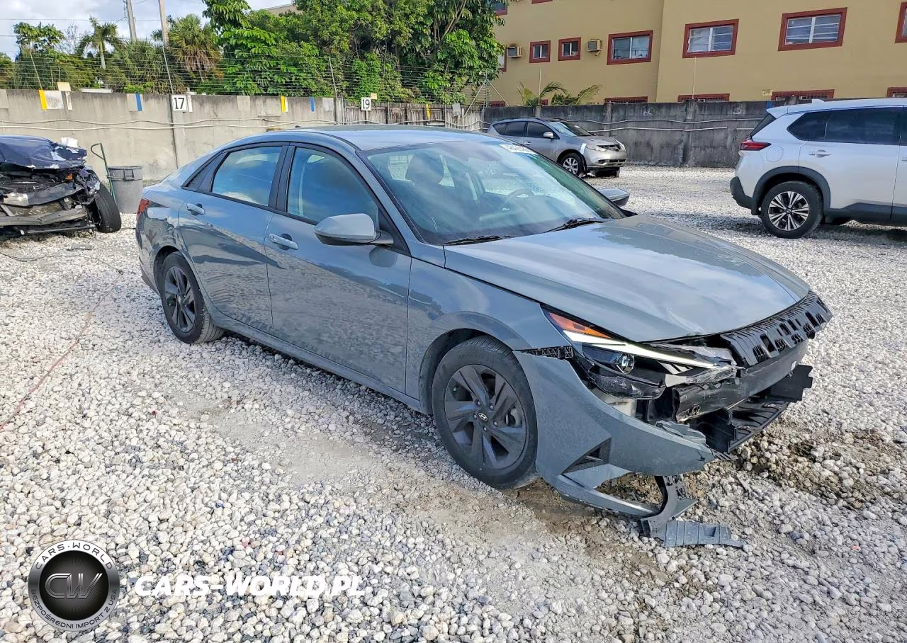 2021 Hyundai Elantra Sel VIN:KMHLM4AG9MU142197 - 4