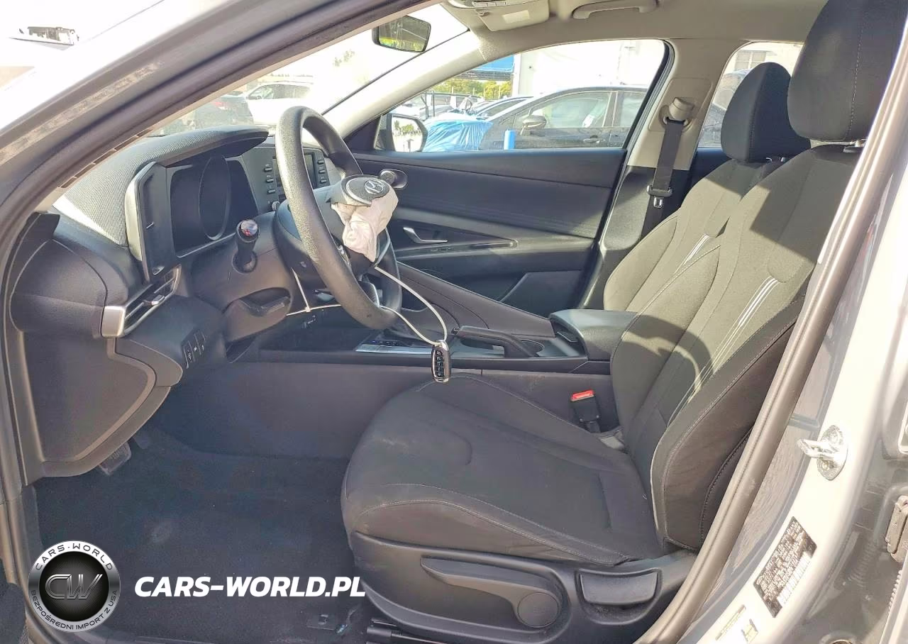 2021 Hyundai Elantra Sel VIN:KMHLM4AG9MU142197 - 7