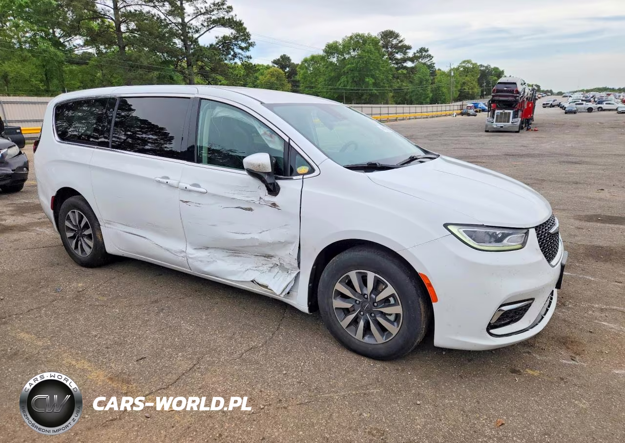 2023 Chrysler Pacifica Hybrid Touring L VIN:2C4RC1L74PR626499 - 4