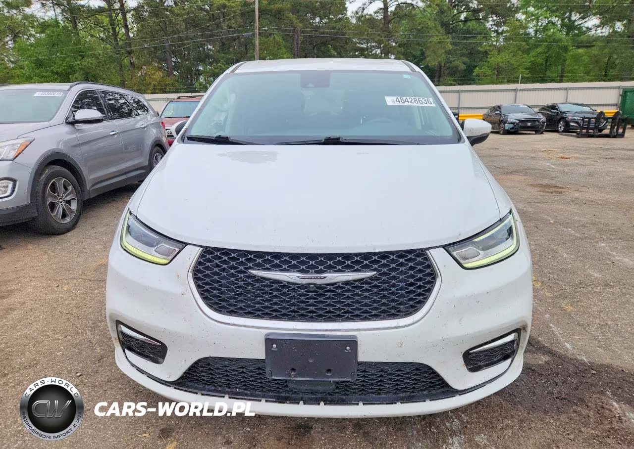2023 Chrysler Pacifica Hybrid Touring L VIN:2C4RC1L74PR626499 - 5