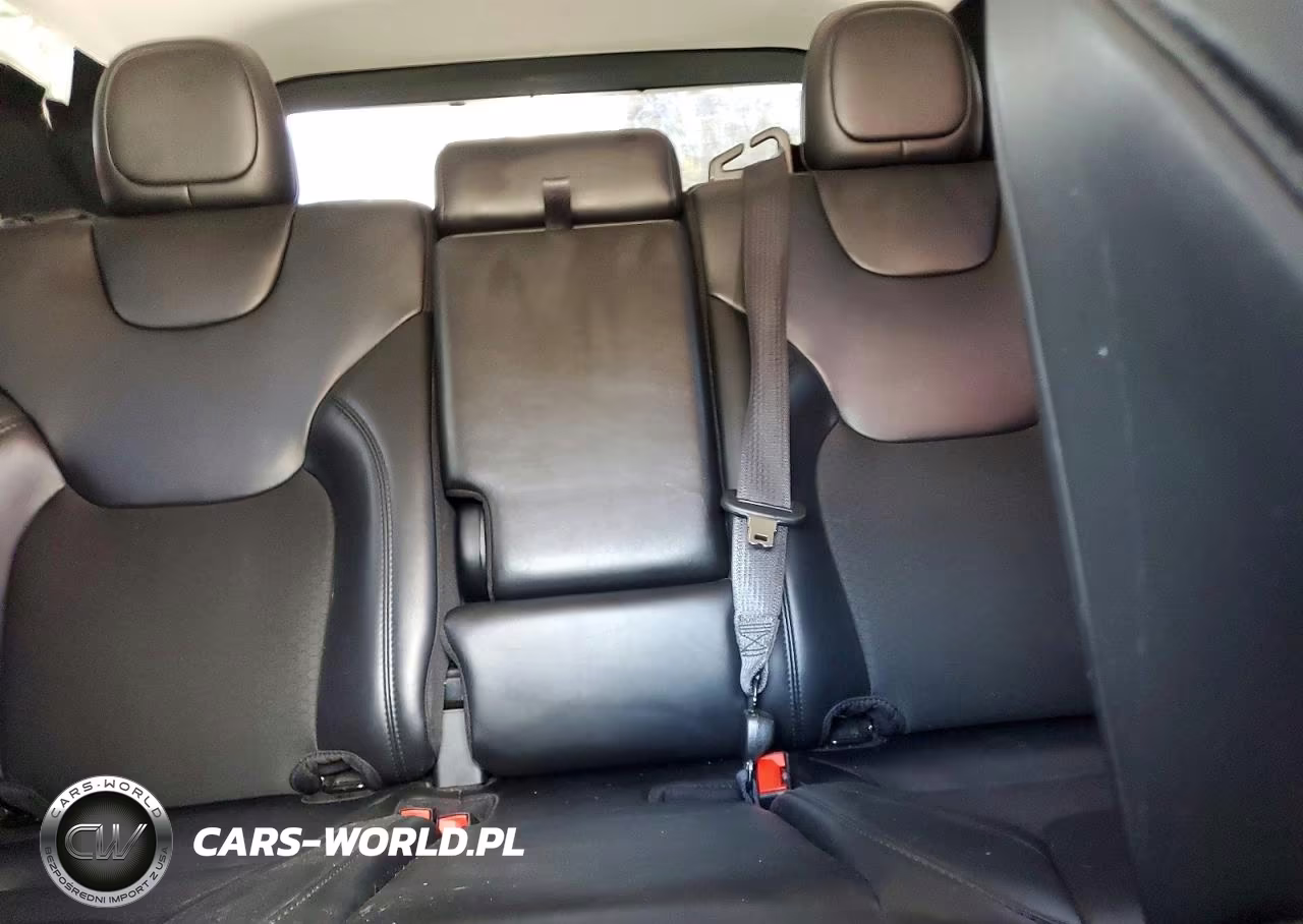 2020 Jeep Cherokee Latitude Plus VIN:1C4PJMLB6LD563082 - 10