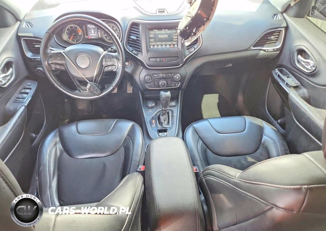 2020 Jeep Cherokee Latitude Plus VIN:1C4PJMLB6LD563082 - 8