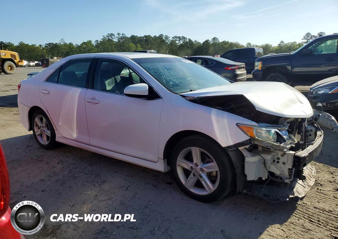 2014 Toyota Camry Se VIN:4T1BF1FKXEU774256 - 4