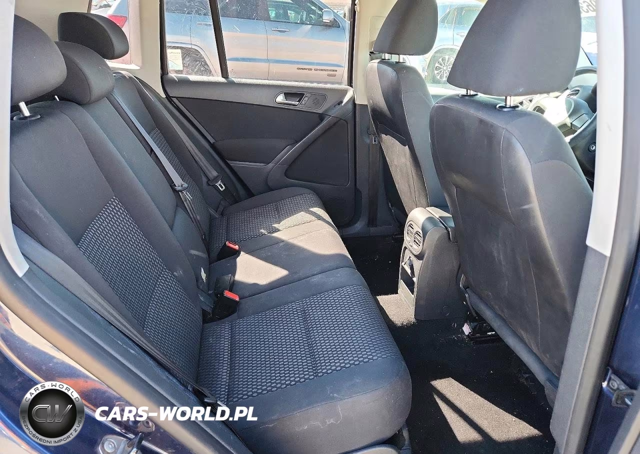 2011 Volkswagen Tiguan S VIN:WVGBV7AX8BW525186 - 10