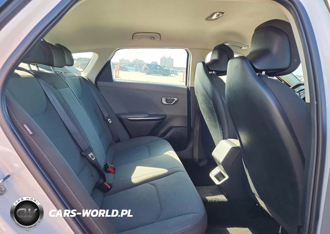 2025 Kia K4 Lxs VIN:3KPFT4DE4SE158365 - 10