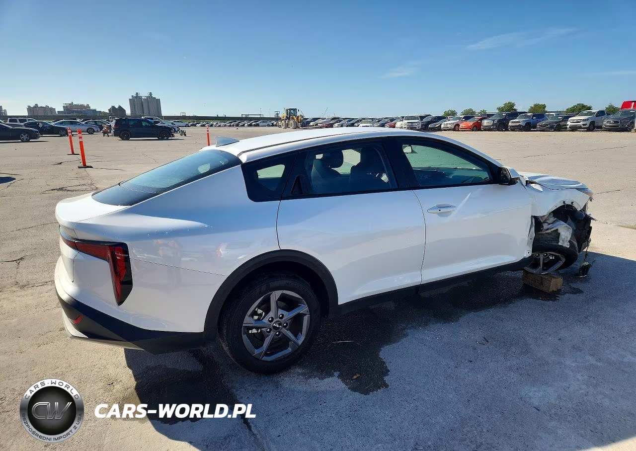 2025 Kia K4 Lxs VIN:3KPFT4DE4SE158365 - 3