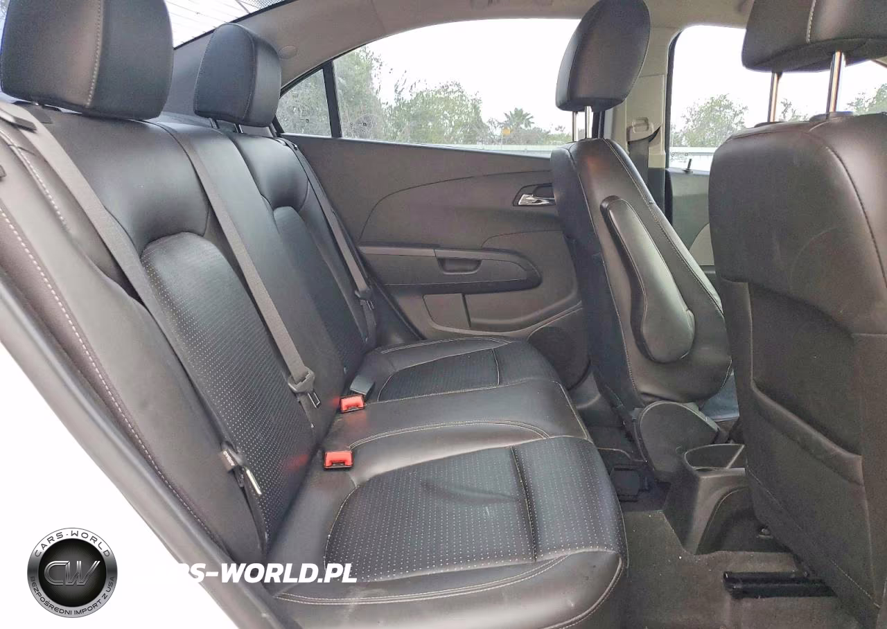 2020 Chevrolet Sonic Premier VIN:1G1JF5SB6L4118235 - 10