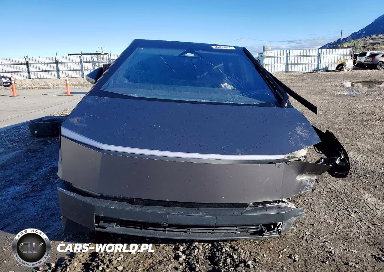 2025 Tesla Cybertruck VIN:7G2CEHED7SA070036 - 5