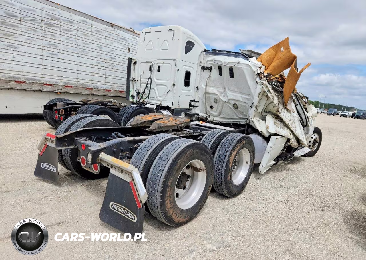 2015 Freightliner Cascaia125 VIN:1FUJGLD54FLGE3781 - 4