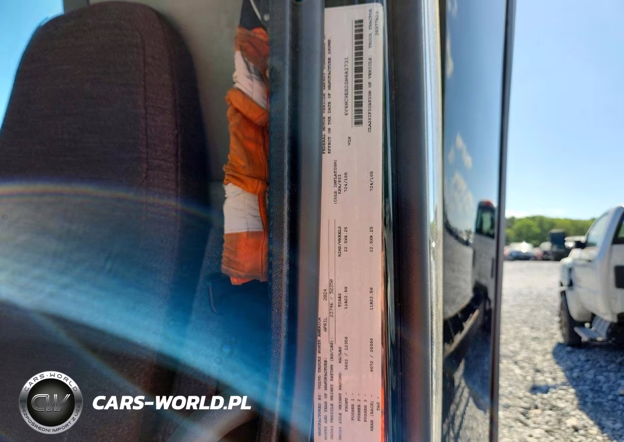 2025 Volvo Vnl Semi Truck VIN:4V4NC9EH2SN682731 - 10