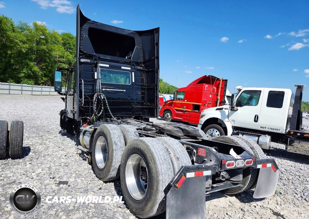 2025 Volvo Vnl Semi Truck VIN:4V4NC9EH2SN682731 - 3