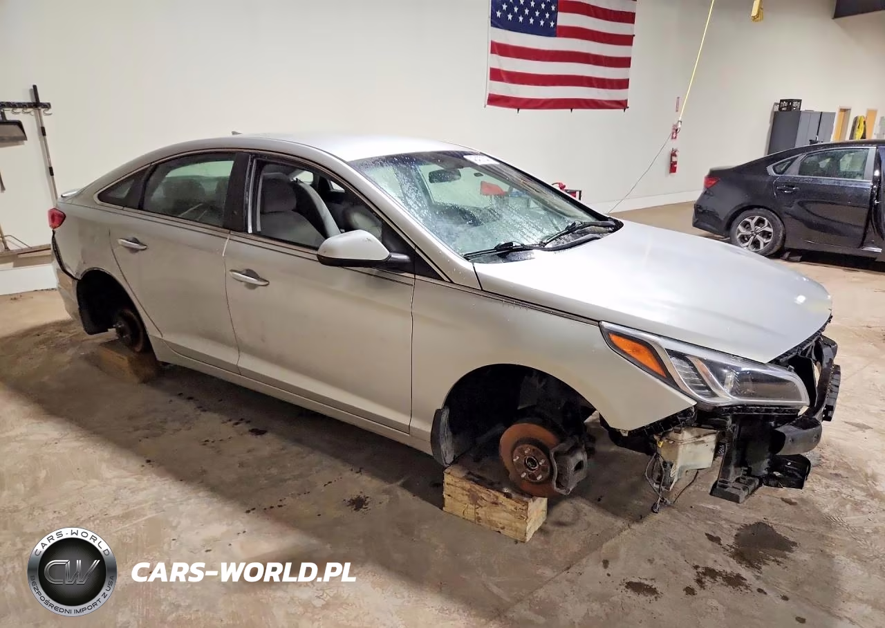 2015 Hyundai Sonata Se VIN:5NPE24AF3FH083610 - 4
