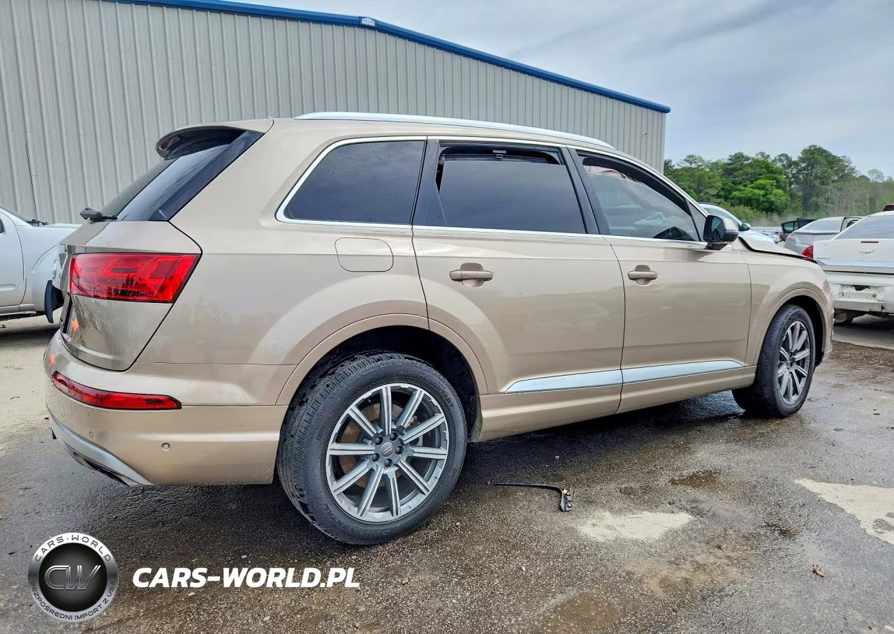 2019 Audi Q7 Premium Plus VIN:WA1LAAF75KD000716 - 3