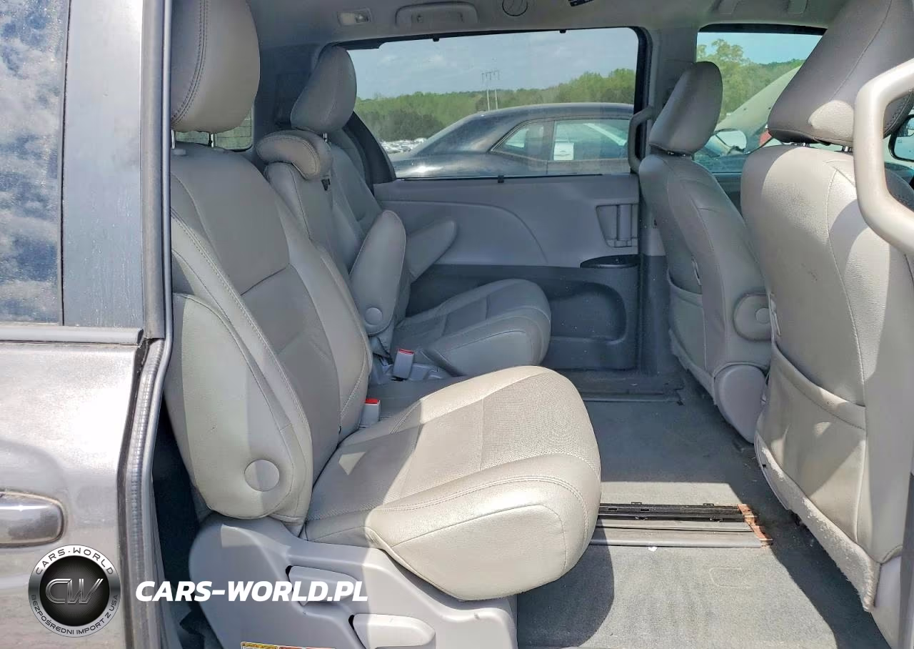2015 Toyota Sienna Le 8-Passenger VIN:5TDKK3DC8FS573131 - 11