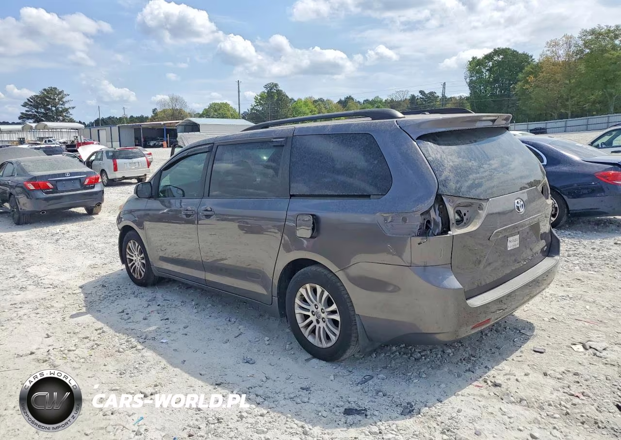 2015 Toyota Sienna Le 8-Passenger VIN:5TDKK3DC8FS573131 - 2