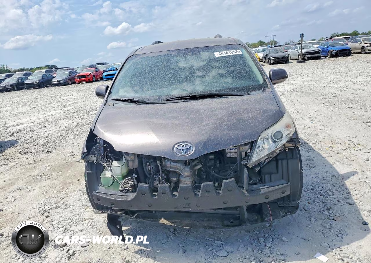 2015 Toyota Sienna Le 8-Passenger VIN:5TDKK3DC8FS573131 - 5