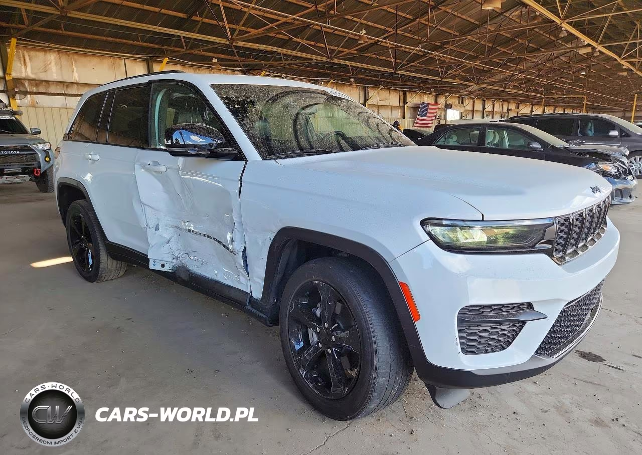 2022 Jeep Grand Cherokee Laredo VIN:1C4RJHAG3N8626939 - 4