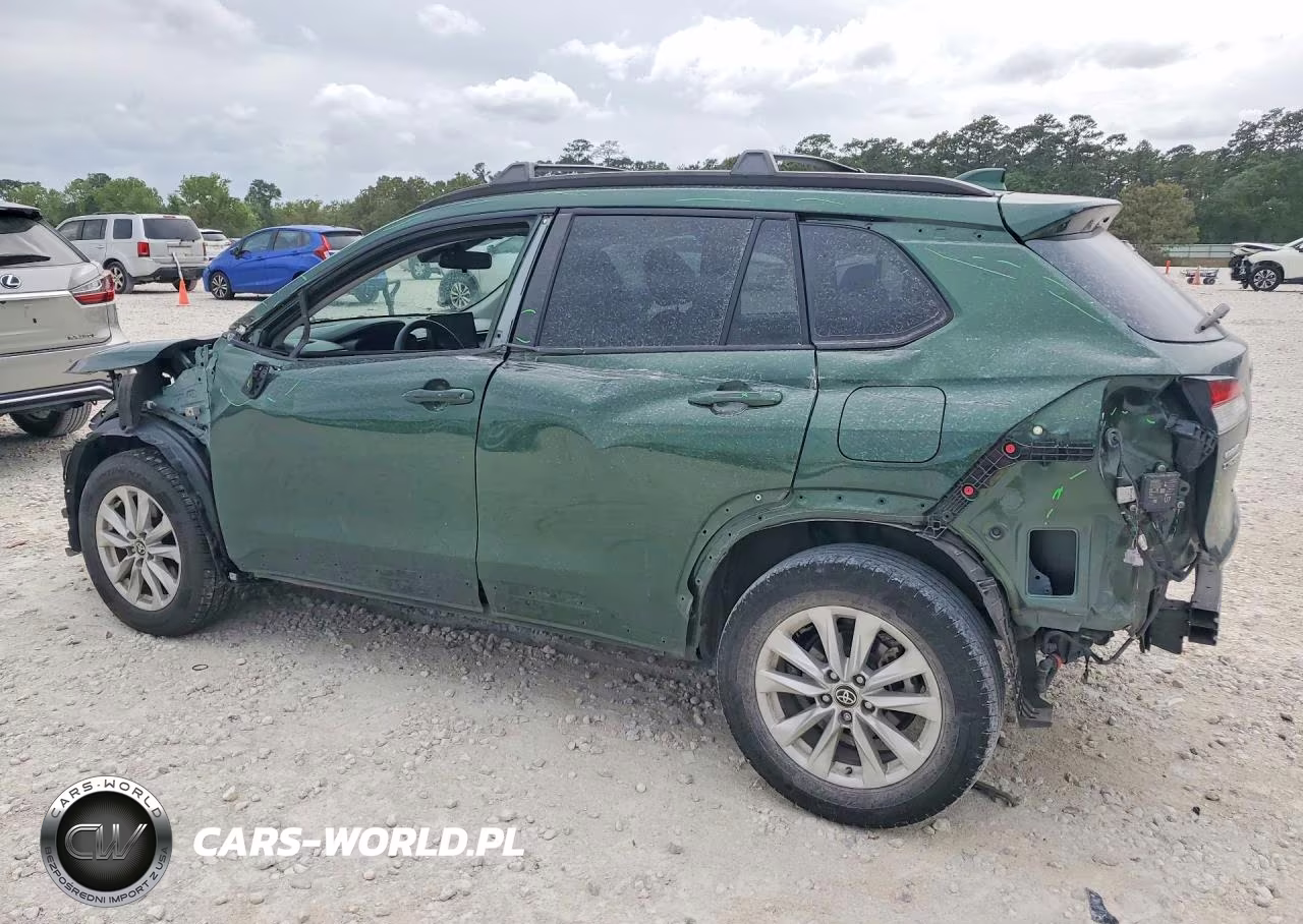 2023 Toyota Corolla Cross Le VIN:7MUCAAAG8PV038004 - 2