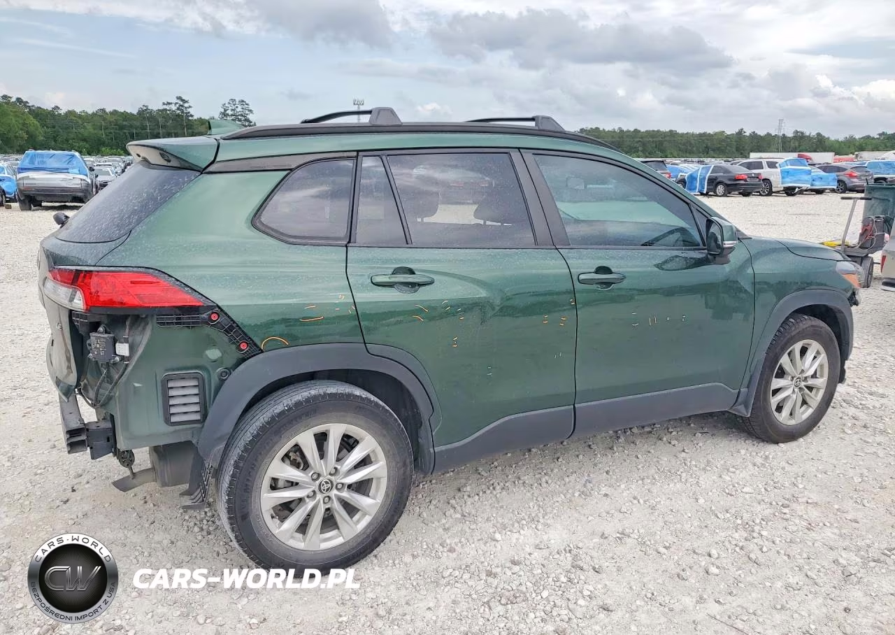 2023 Toyota Corolla Cross Le VIN:7MUCAAAG8PV038004 - 3