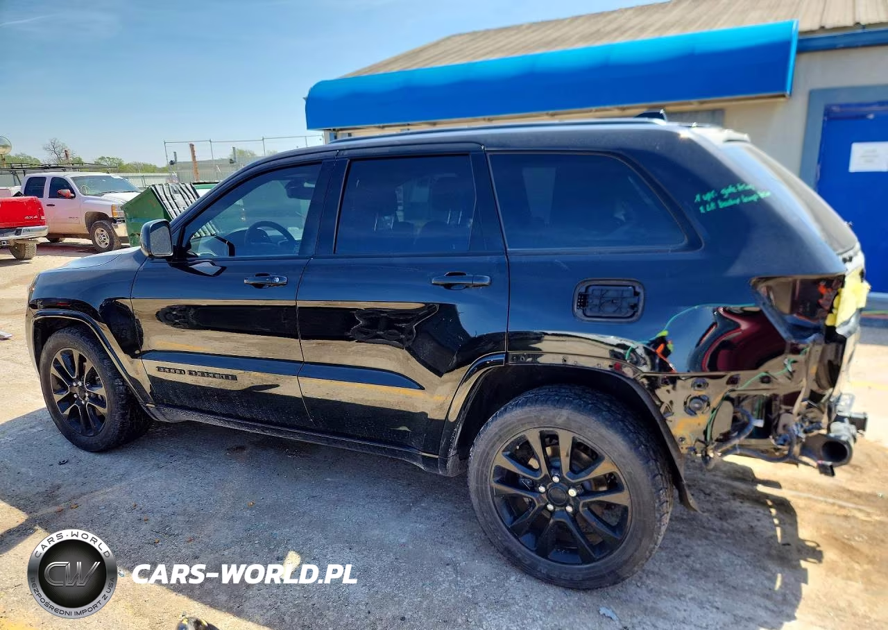 2017 Jeep Grand Cherokee Laredo VIN:1C4RJFAG9HC881956 - 2