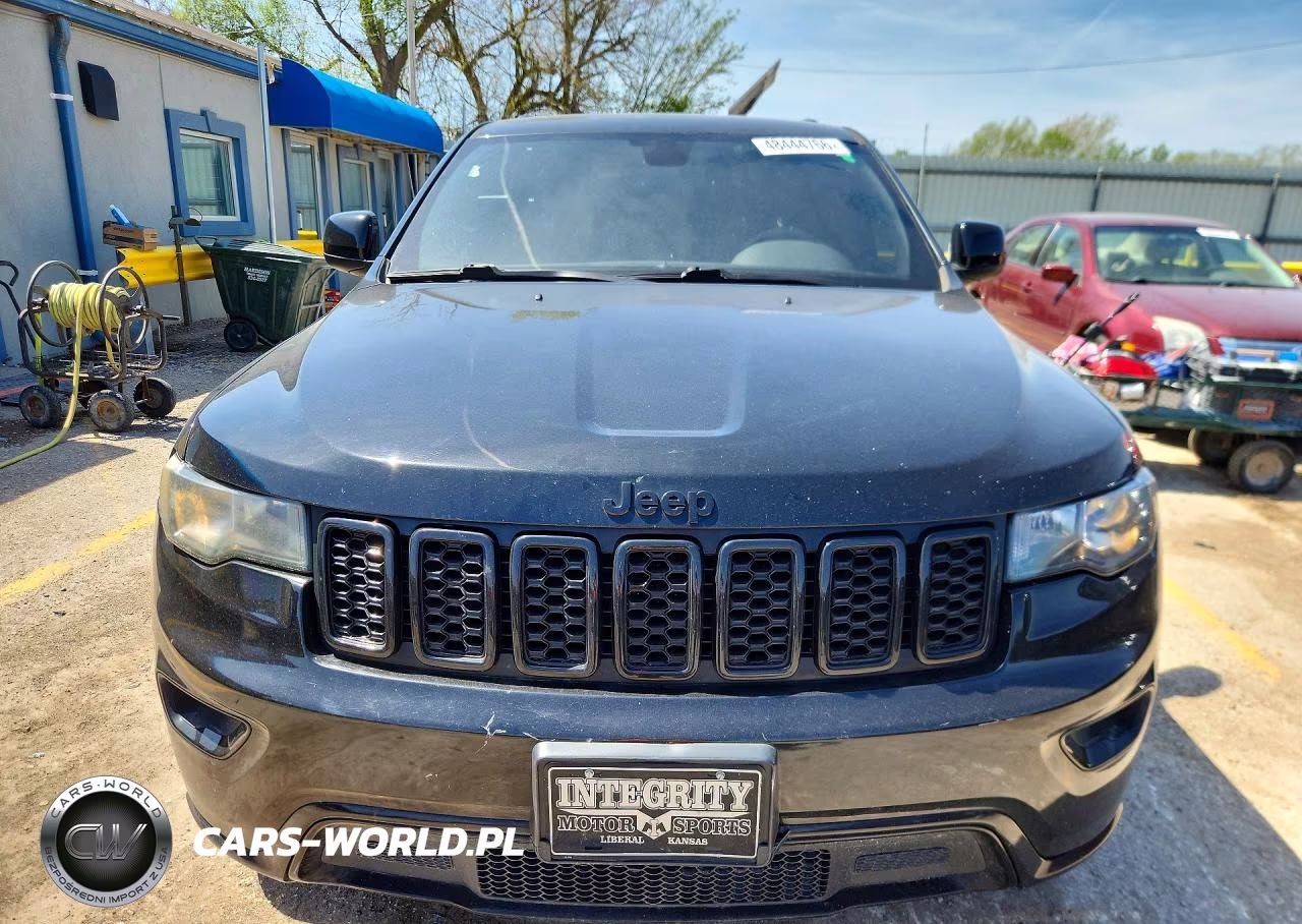 2017 Jeep Grand Cherokee Laredo VIN:1C4RJFAG9HC881956 - 5